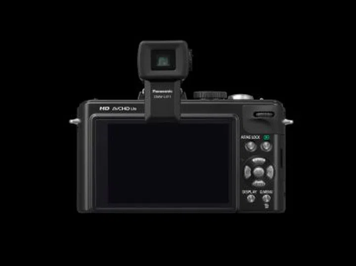 The LX5 supports various accessories, including this Live View Finder for shooting under strong daylight.