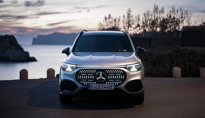 Mercedes-Benz GLB front