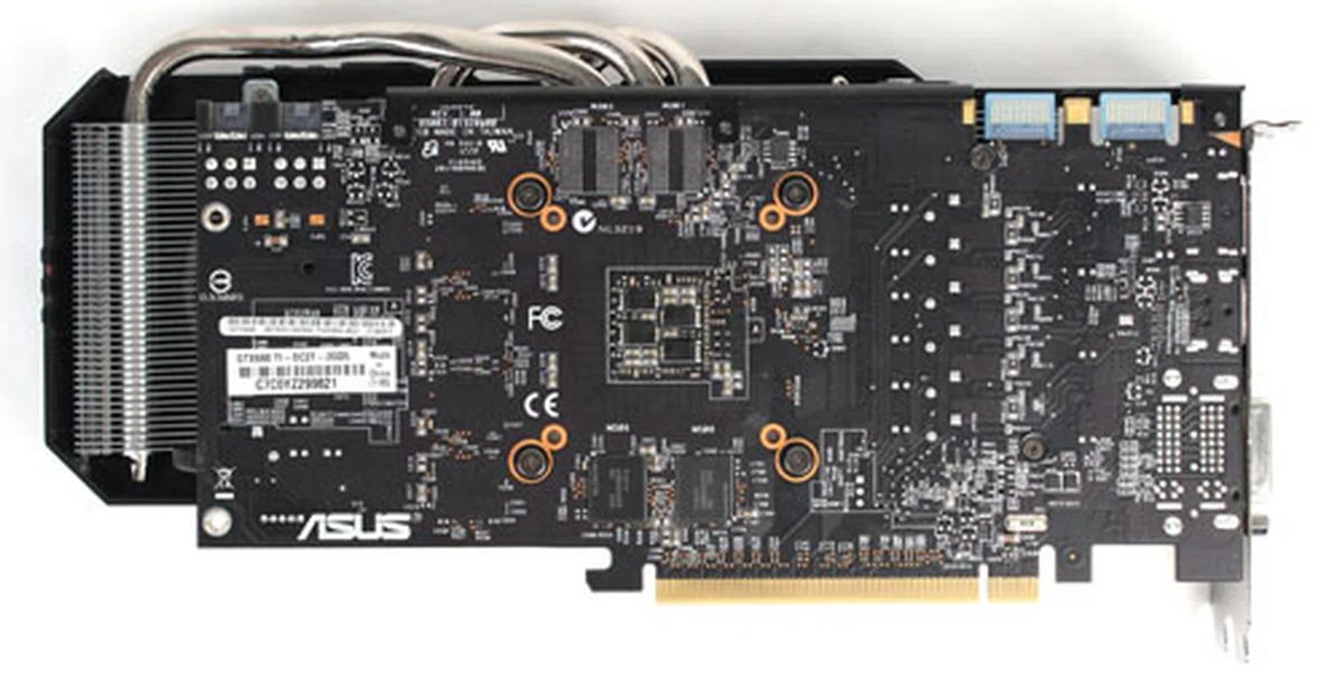 ASUS's GTX 660 Ti uses a custom PCB