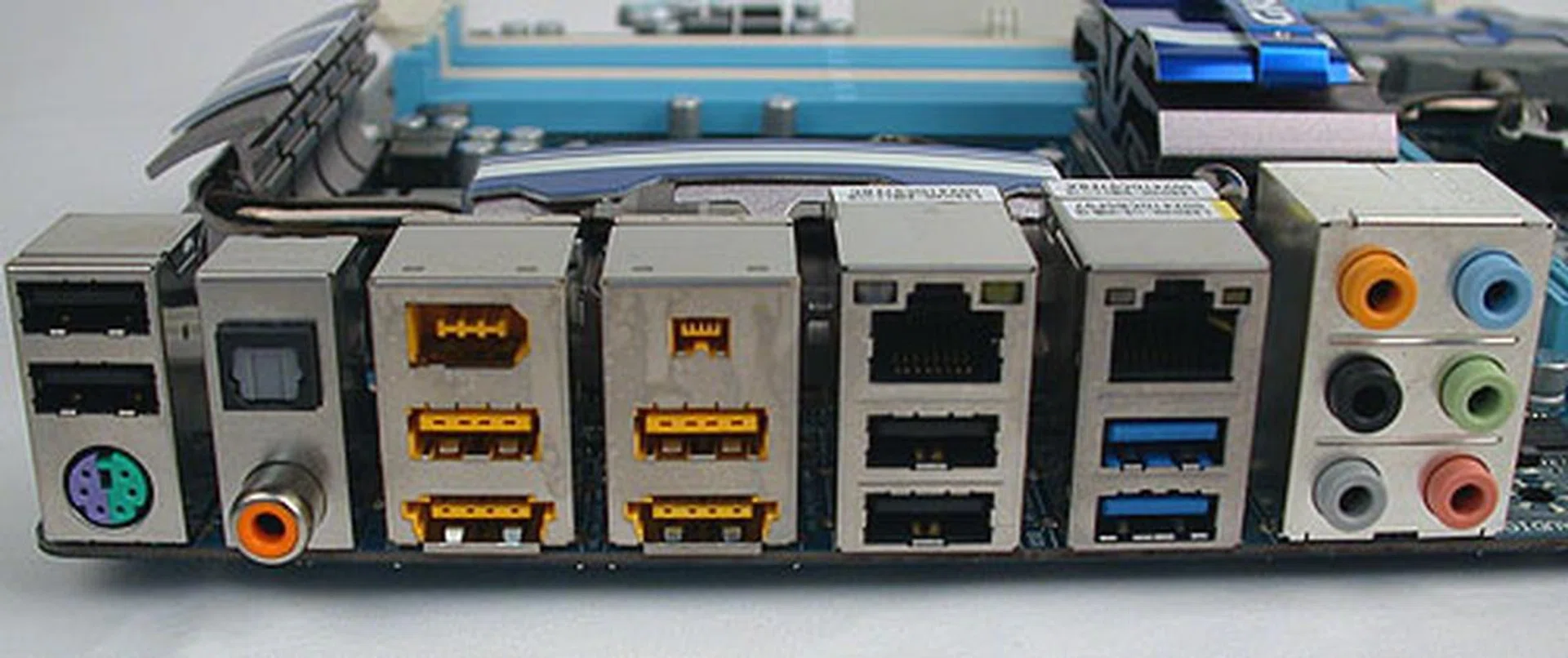 Like the ASUS, the ports in blue are the USB 3.0 type. Gigabyte has quite a selection of rear I/O including eSATA/USB combo ports, two FireWire ports and dual LAN.