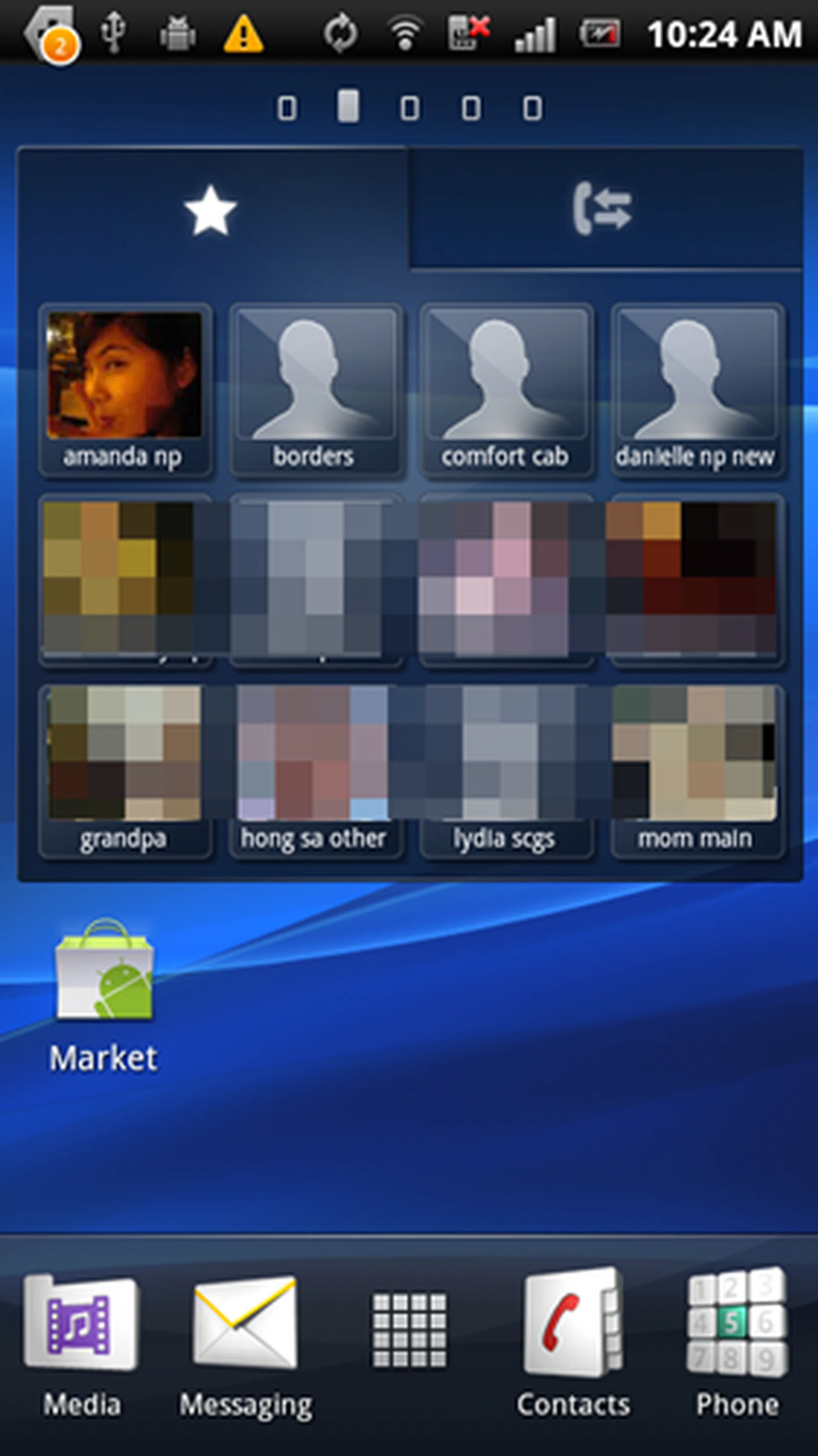 The Xperia Ray gets a one-touch calling widget for ease of use. You can access your favorite contacts here via the tab in the foreground, and your call history via the tab in the background.
