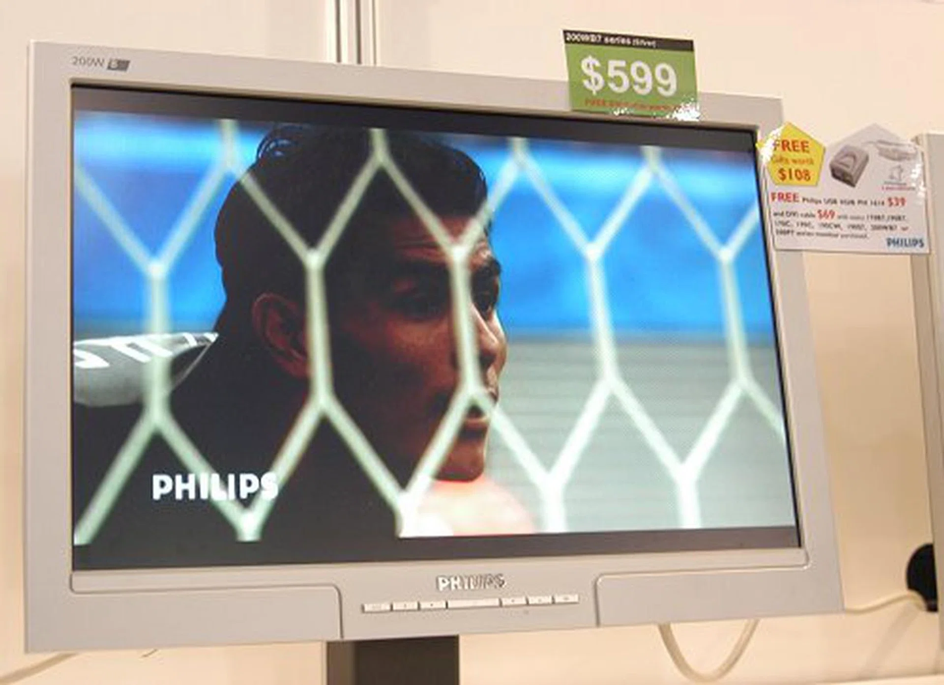 One of the most affordable 20-inch widescreen monitor with WSXGA resolution is the 200WB7 from Philips. At only S$599, you'll be getting a widescreen panel with 8ms pixel response time and 600:1 contrast ratio. Philips is even throwing in a free DVI cable and USB hub worth a total of S$108.