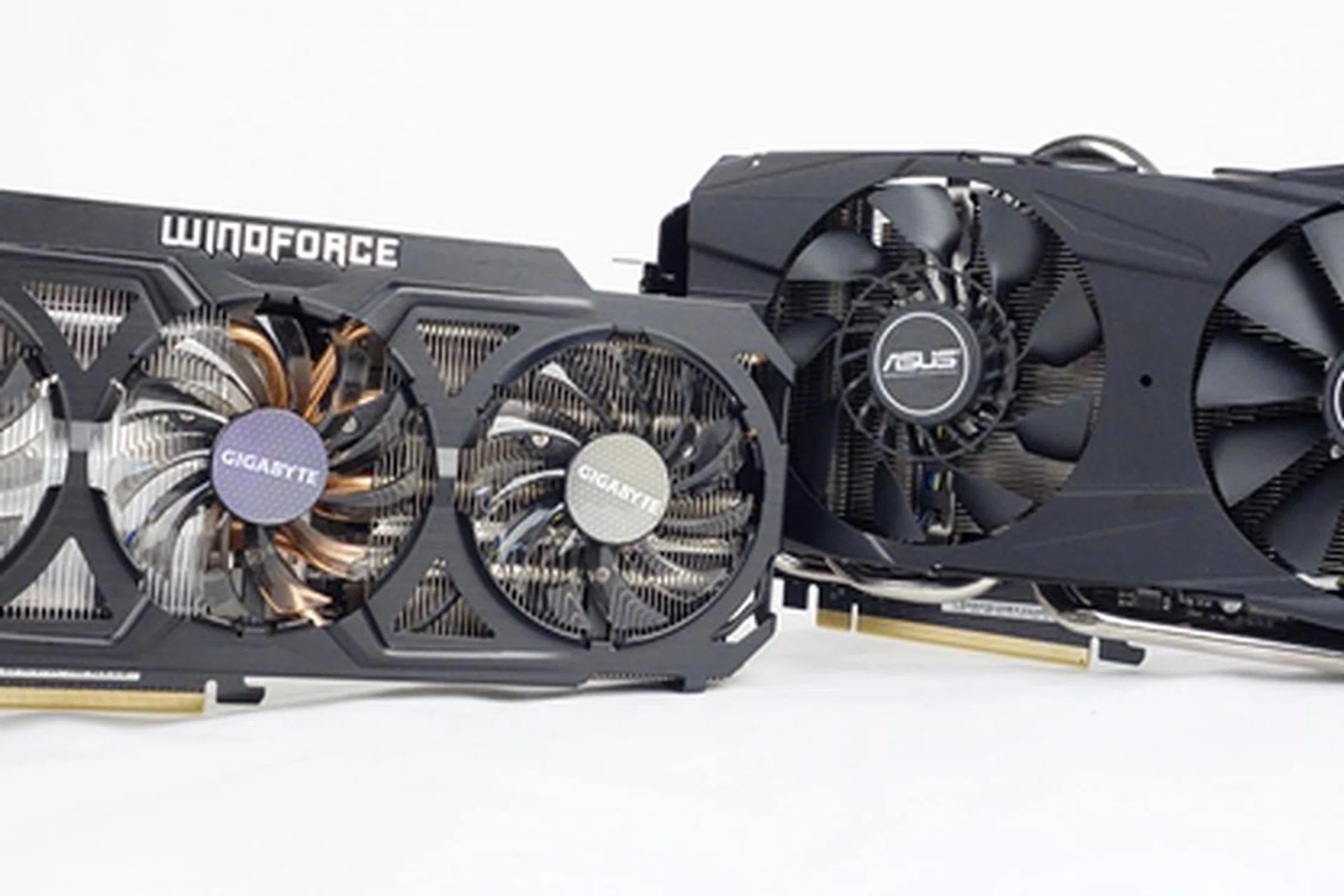 On the left is the Gigabyte GeForce GTX 780 Ti Windforce 3x OC, and on the right is the ASUS GeForce GTX 780 Ti DirectCU II OC.