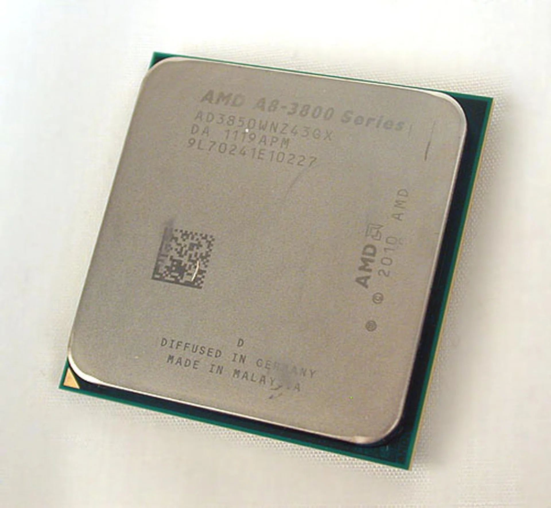 The AMD A-Series APU brings integrated graphics performance to its highest level yet. 
