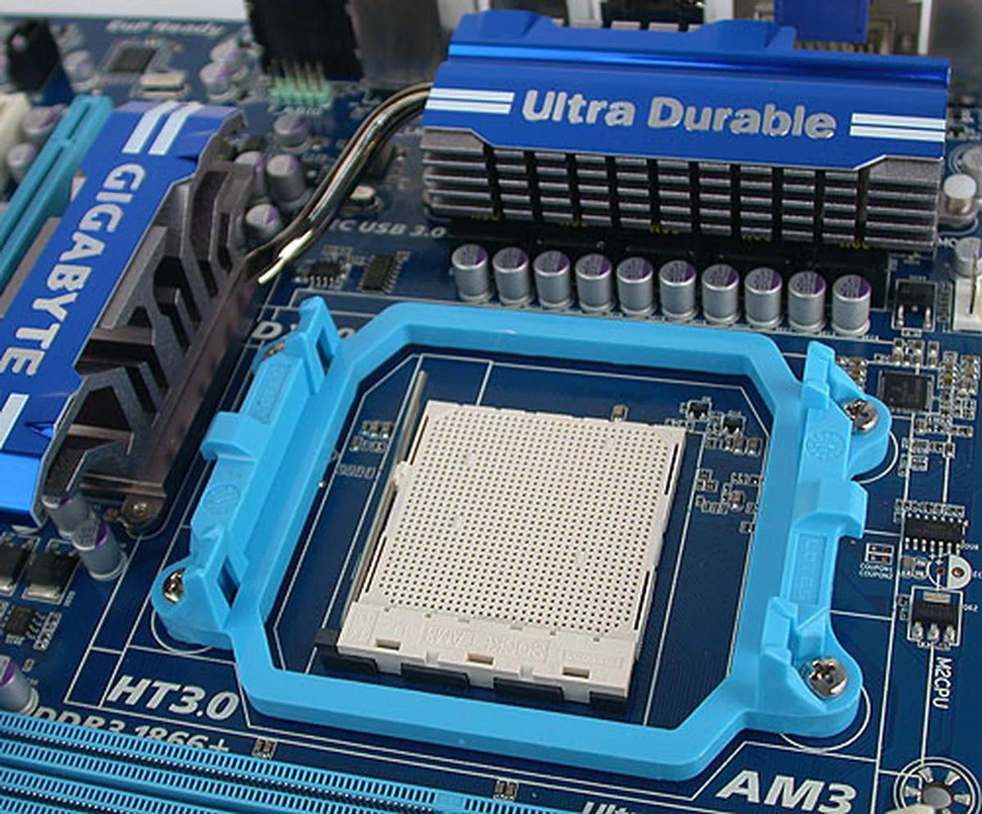 Gigabyte has included substantial heatsinks over the critical power delivery components. The board uses a 5-phase power design.