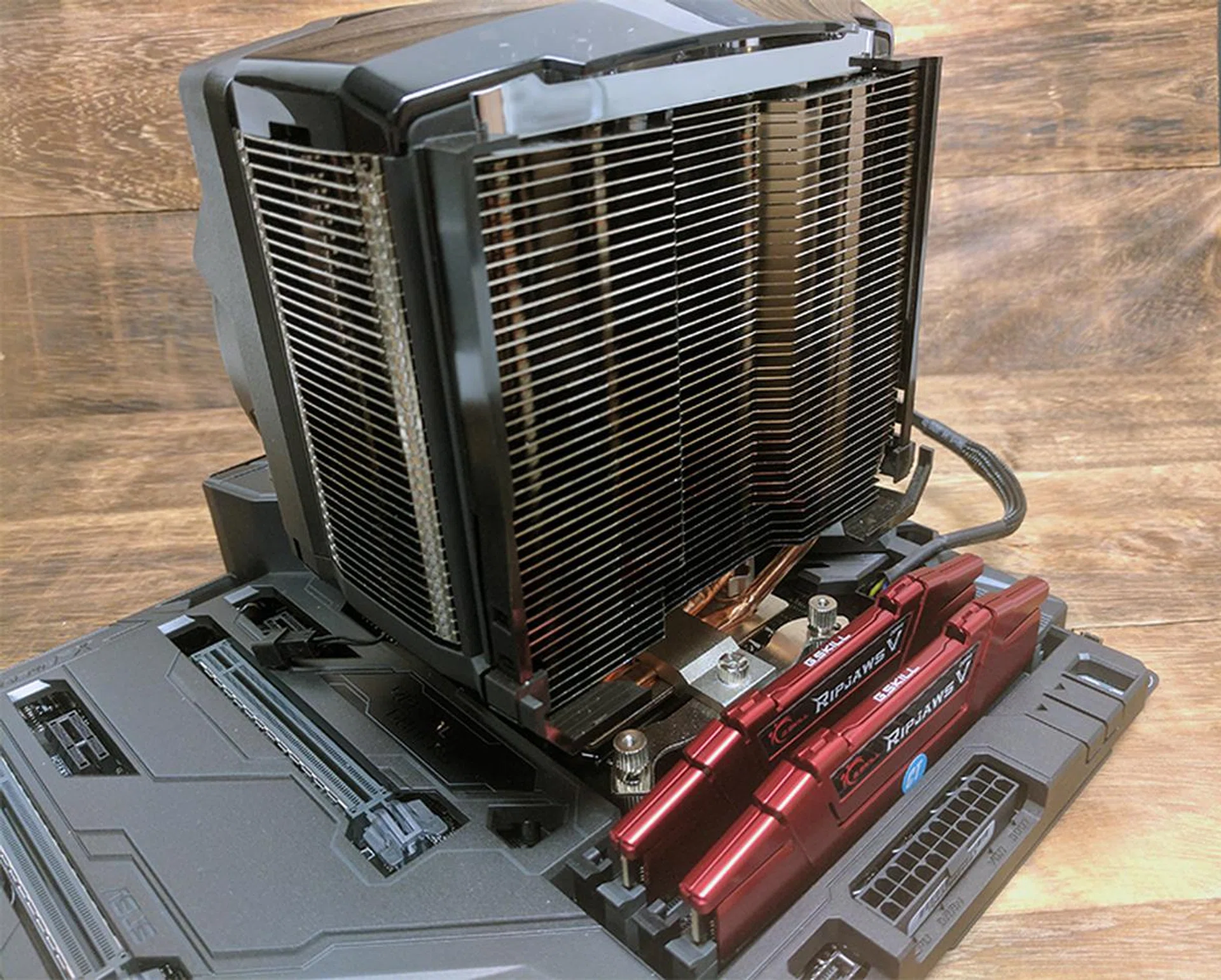 Similarly, the Maximus IX Formula is one of ASUS' top Z270 boards.