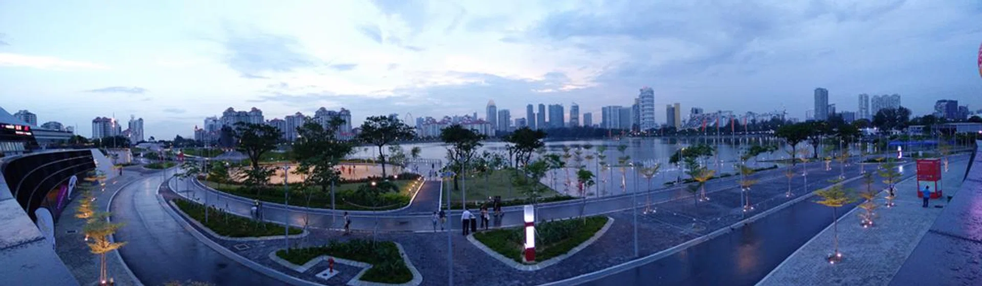 The N3's motorized camera makes panoramas easier than ever. Just hold the camera steady and press the shutter button and the motor will pan the camera for you.