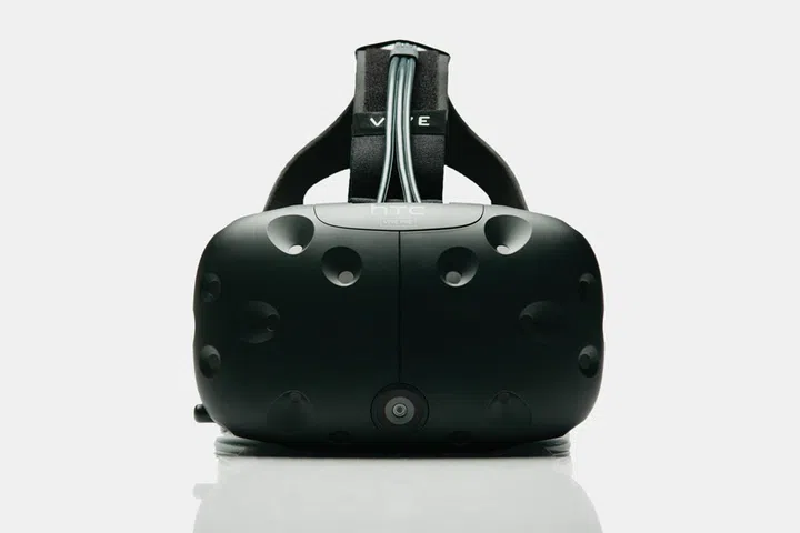The main headgear for the Vive Pre.