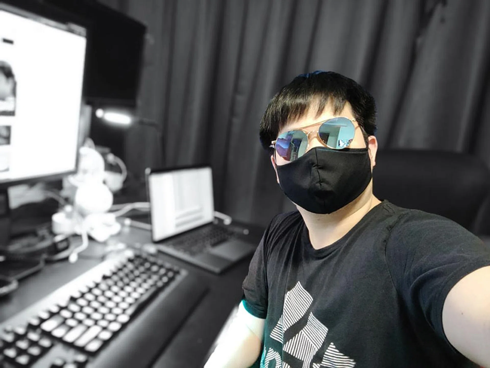 Works almost perfectly and instantly, even with front camera