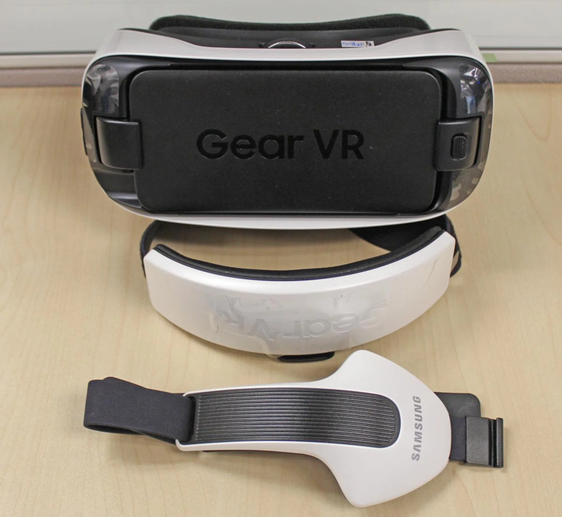 The GearVR Innovator Edition for S6 and S6 Edge in all its glory.