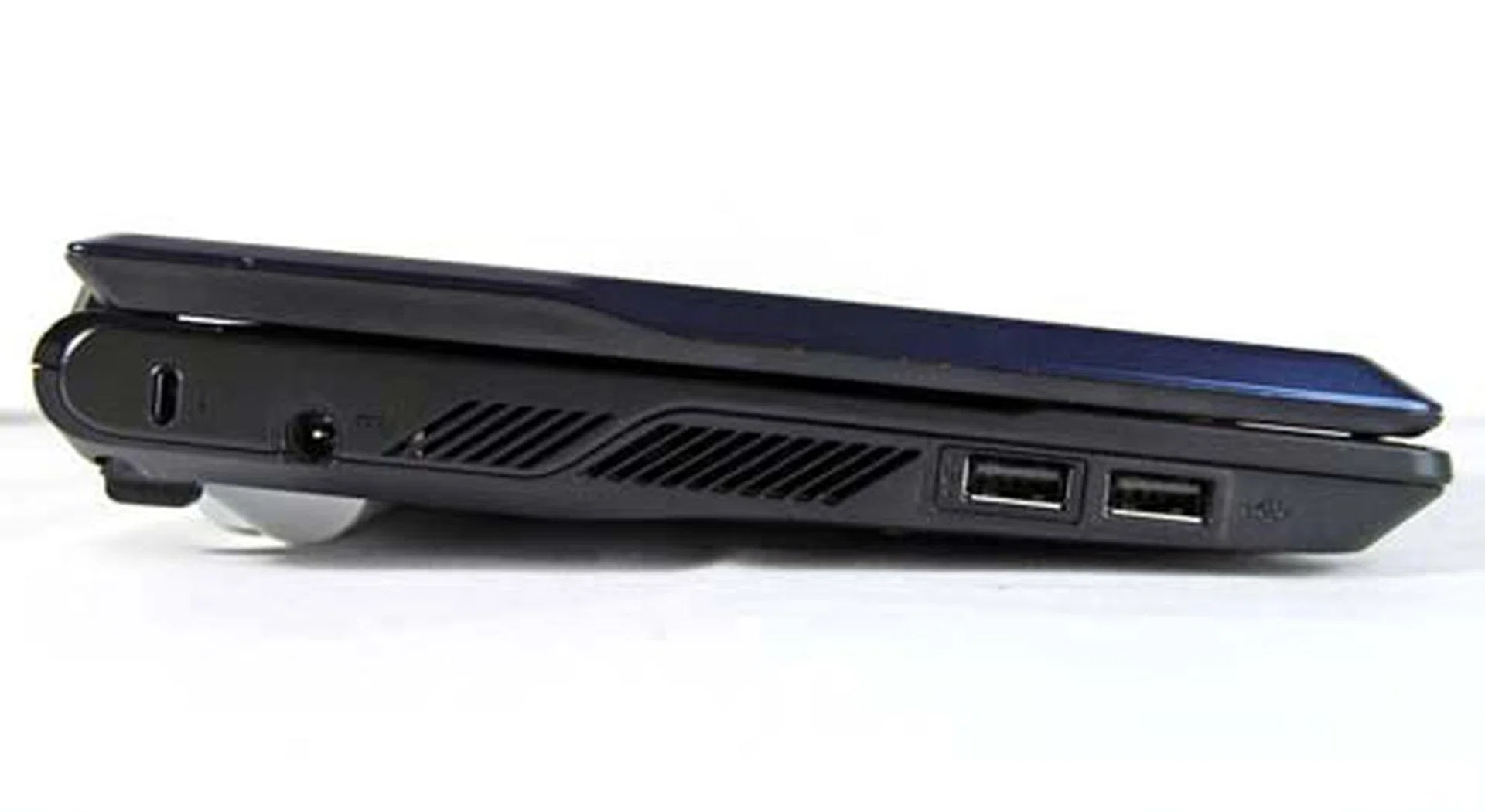 The left side only has space for two USB ports, but we're fine with this.