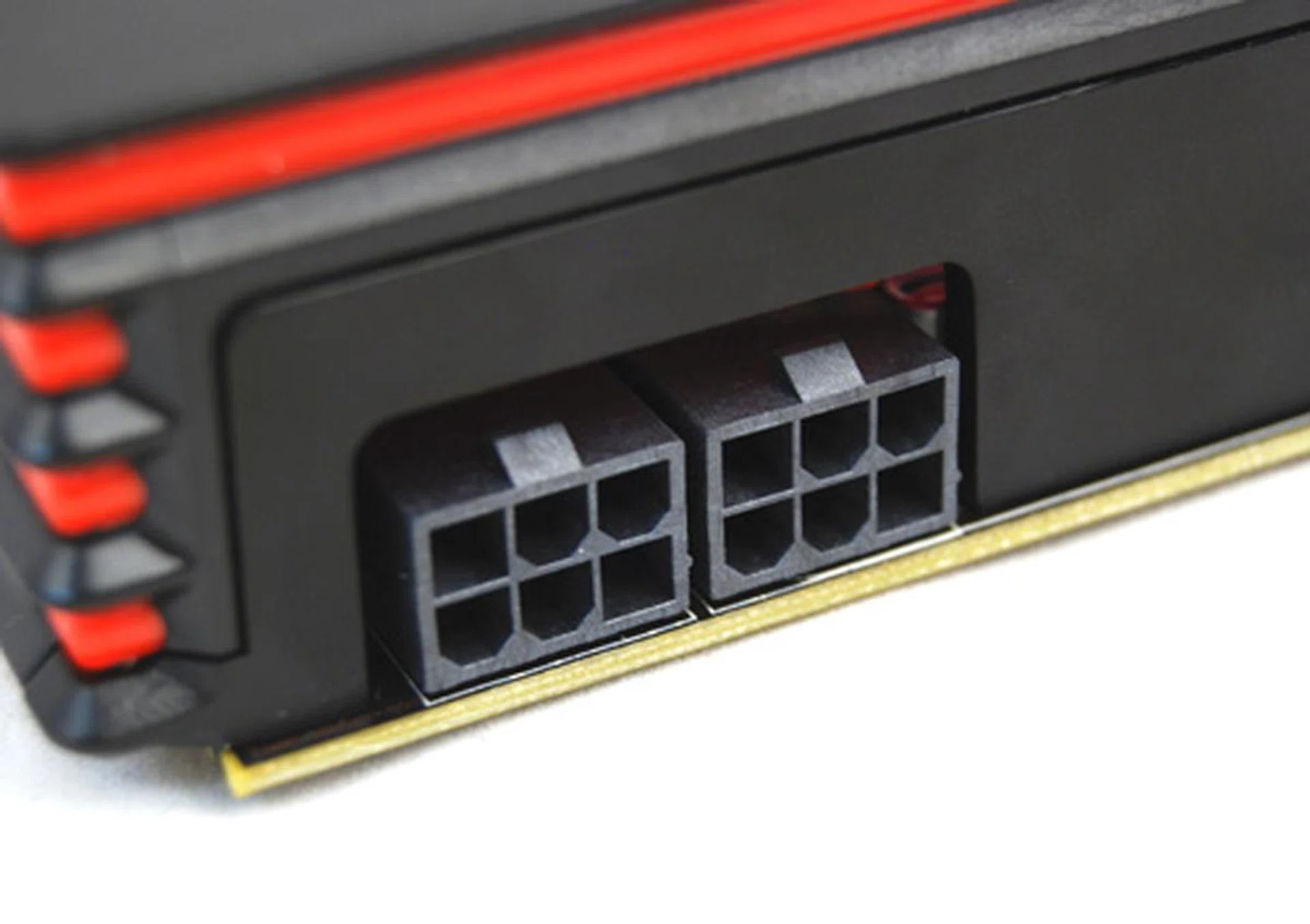 Two 6-pin PCIe connectors are required to power this new card and AMD recommends a PSU rated for at least 500W.