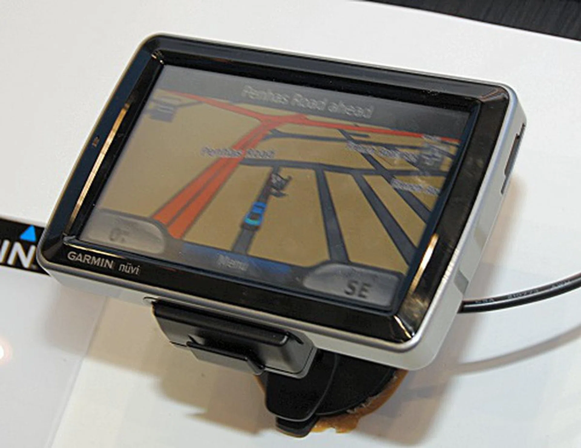  Lastly, also spotted at Garmin's booth was the nuvi 5000, 5.2-inch widescreen display, preloaded streetmaps, 3D digital elevation base map, trip log function for route viewing in Google Earth and DVD video input.  