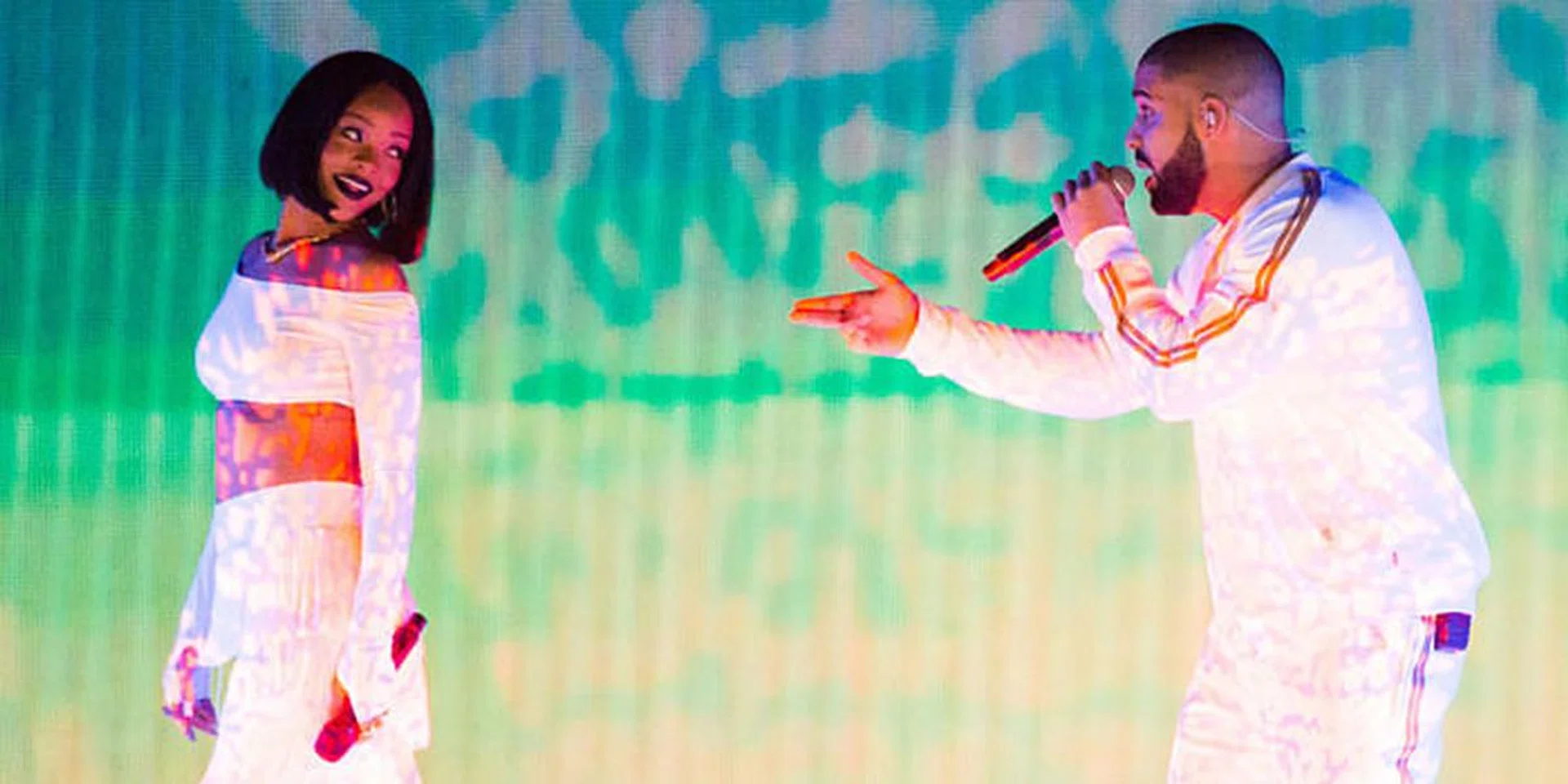 Rihanna And Drake Perform Together And It's A Major Flirt Fest