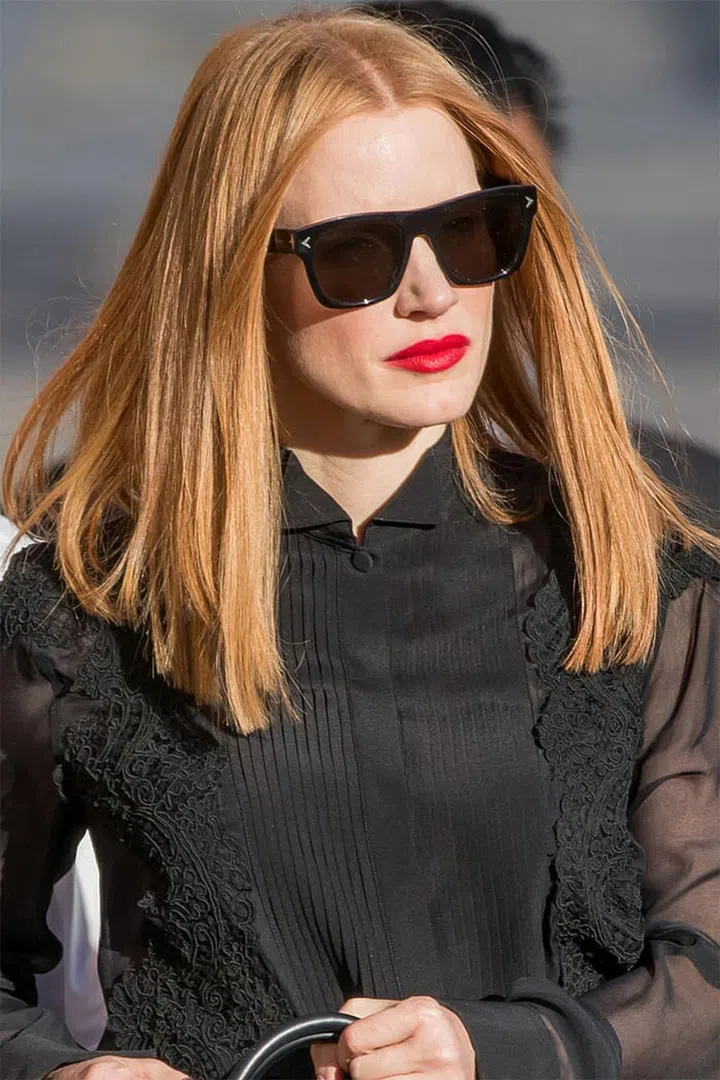 Jessica Chastain's blunt cut is mostly straight except at the ends, where it's flicked inward just a bit. It makes her cut seem just a little more styled.