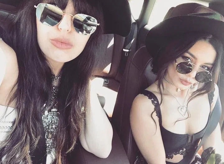 Photo: @vanessahudgens
