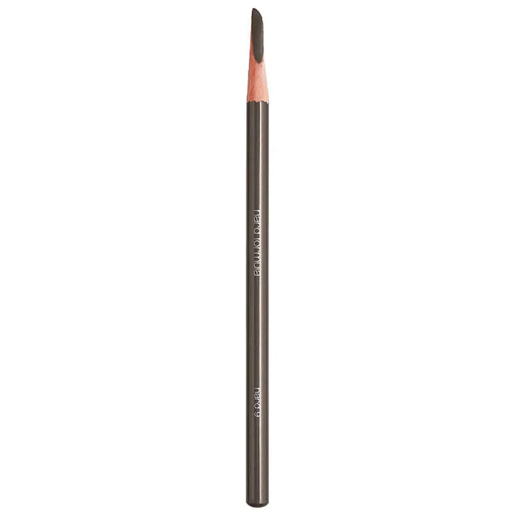 Inspired by the shape of a traditional Japanese sword, its blade-like edges do it all by filling in sparse spots and blending for perfect arches.