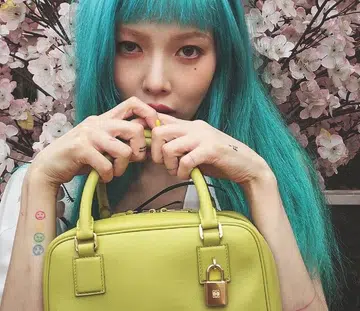 HyunA LOEWE Amazona campaign