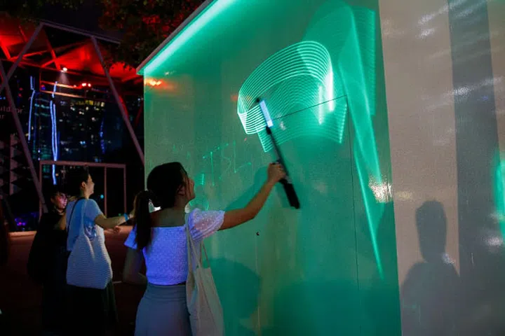 hbsg-ilight-singapore-lightcanvas