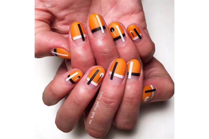 Photo: Instagram @sohotrightnail