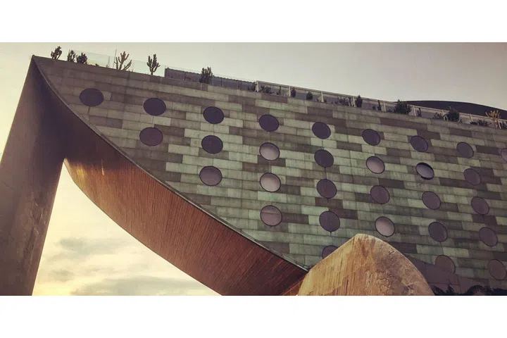 It's easy to mistake the futuristic work of Ruy Ohtake for Oscar Niemeyer's (he considers him a mentor after all), but São Paulo's modernist Hotel Unique is one of Ohtake's best designs. This hotel is definitely worth checking into—the curved walls of the suites and bright red rooftop pool are just as insta-worthy as the half moon-shaped facade. Photo: Lyndsey Matthews
