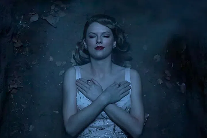 She may be dead, folks, but her glossy, Old Hollywood waves sure aren't. 