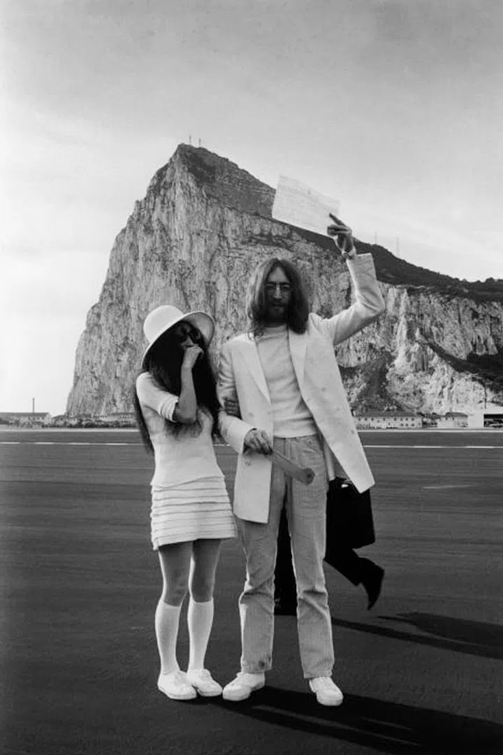 Being the unconventional couple that they were, Yoko Ono and John Lennon wore unconventional garb to their nuptials. Ono rocked several of the decade's most iconic trends: the mini skirt, a felt hat and knee-highs.
