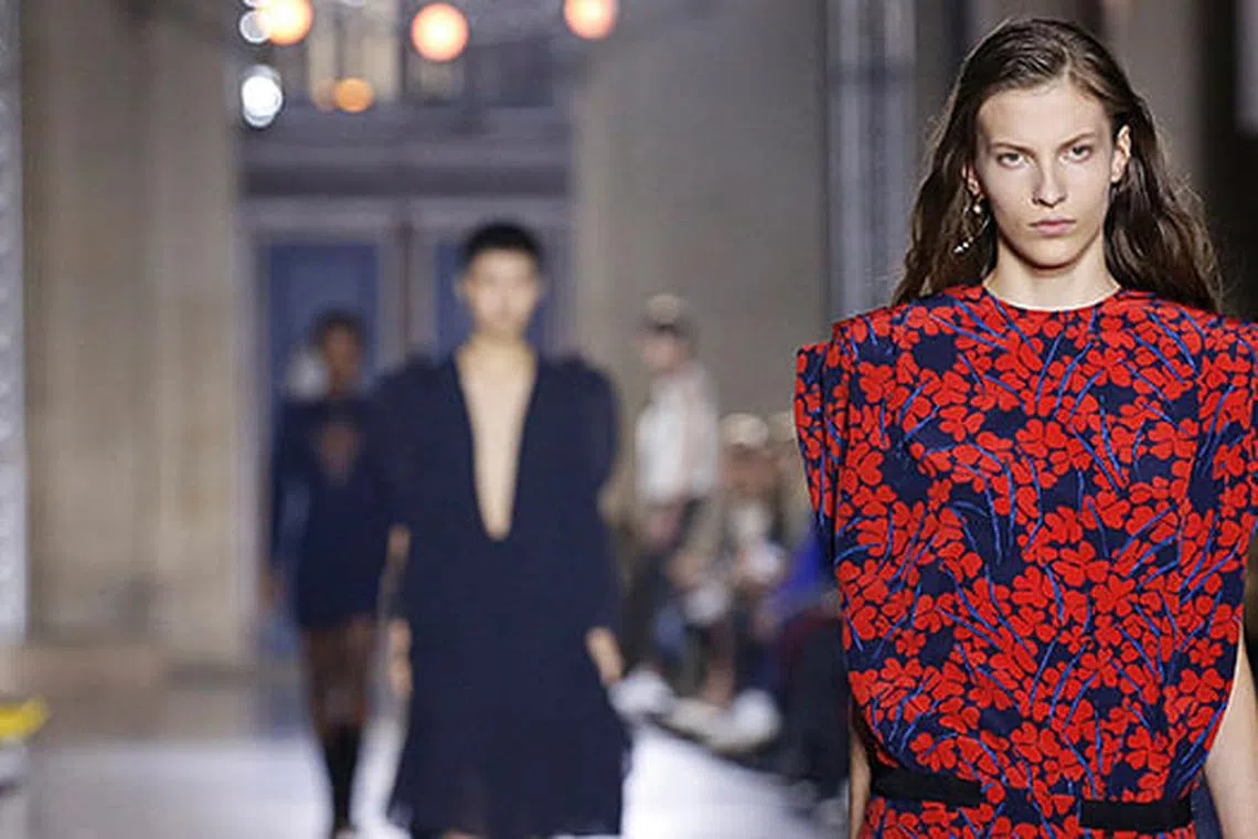 Paris Fashion Week: 10 Best Looks from Givenchy Spring 2018 | Harper's ...