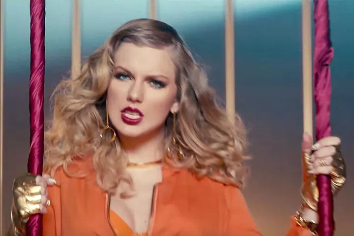 We're assuming brick-red lipstick, pinned-back curls, and a deep smokey eye was actually was Kurt Vonnegut had in mind when he wrote Jailbird.