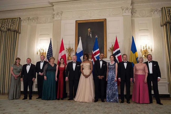 The President and First Lady pose with leaders from Denmark, Norway, Finland, Sweden, and Iceland.