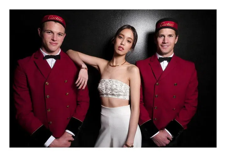 The Taiwanese model and actress knows a good photo op when she sees one