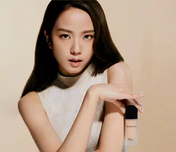 The Best Lightweight Foundations For Glowing Skin - Jisoo
