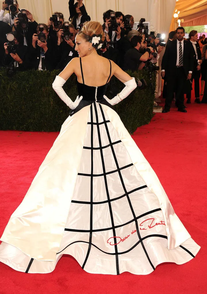 Sarah Jessica Parker in custom Oscar de la Renta, MET Gala 2014