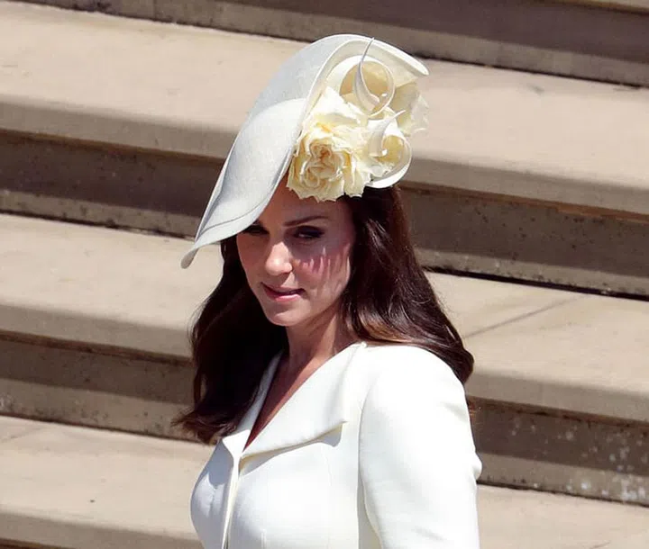 She wore Philip Treacy.
Photo: Getty