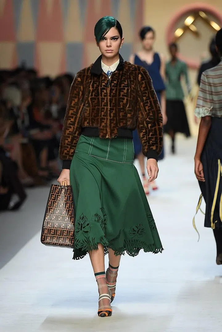 MILAN, ITALY - SEPTEMBER 21:  Kendall Jenner walks the runway at the Fendi show during Milan Fashion Week Spring/Summer 2018 on September 21, 2017 in Milan, Italy.  (Photo by Venturelli/WireImage,)