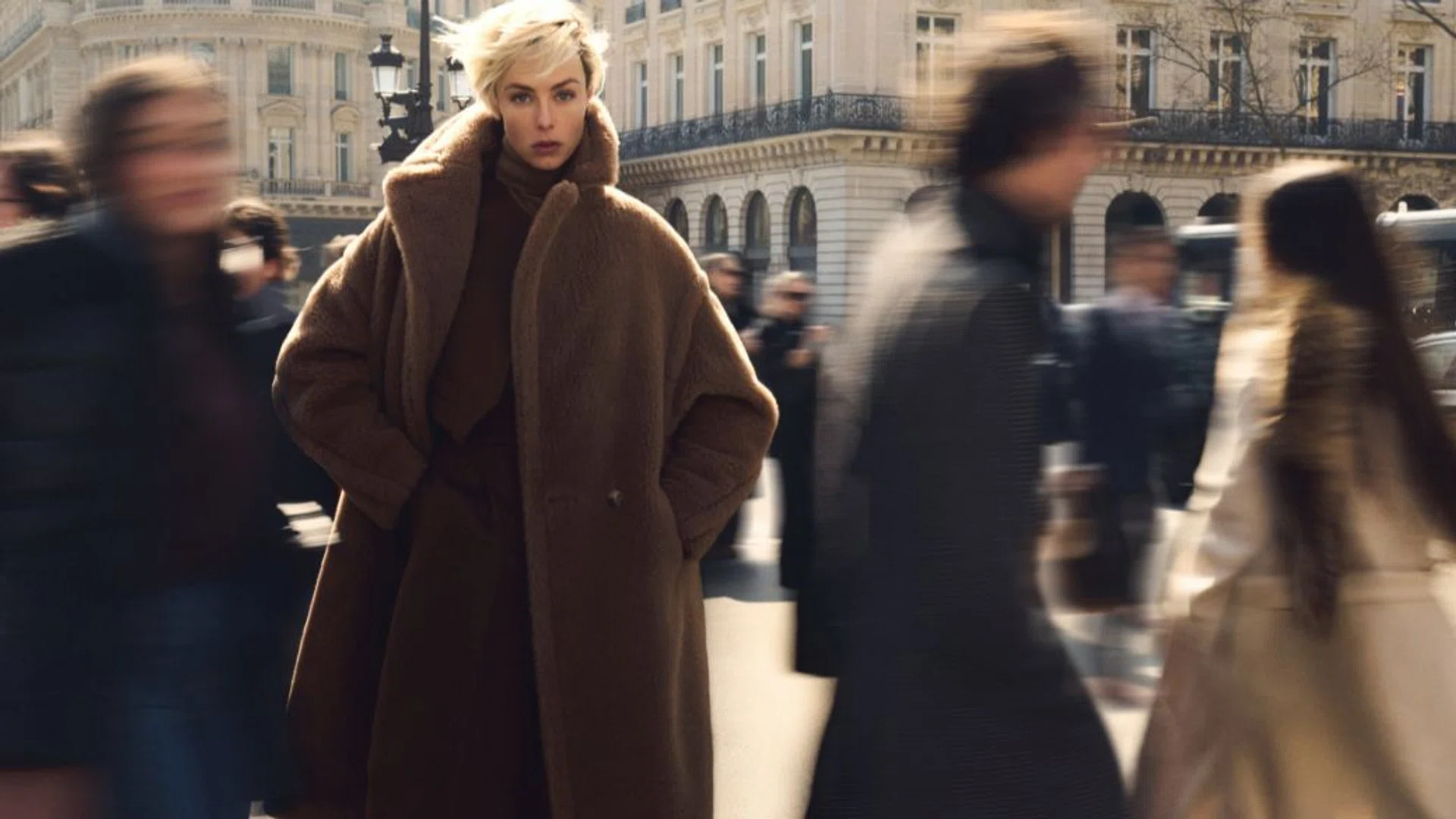Max Mara パネルジャガード春ニットコート The Enduring Allure Of Max Mara Camel's Code | Harper's Bazaar