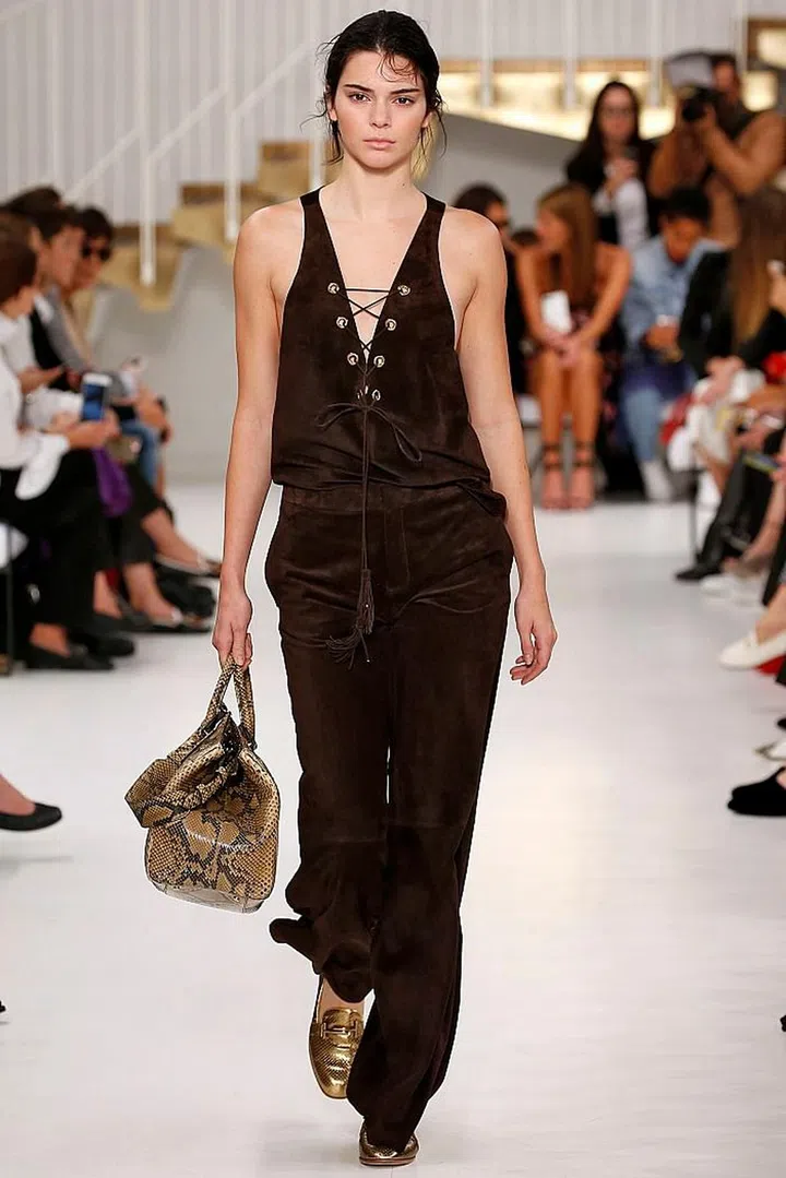 MILAN, ITALY - SEPTEMBER 22: Kendall Jenner walks the runway at the Tod's Ready to Wear Spring/Summer 2018 fashion show during Milan Fashion Week Spring/Summer 2018 on September 22, 2017 in Milan, Italy. (Photo by Victor VIRGILE/Gamma-Rapho via Getty Images)