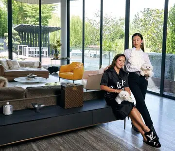 A Fashionable Life: Mae Tan and Janet Toh