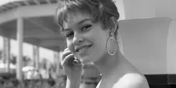 12 MUST-HAVE EARRINGS FOR THE CLASSIC WOMAN