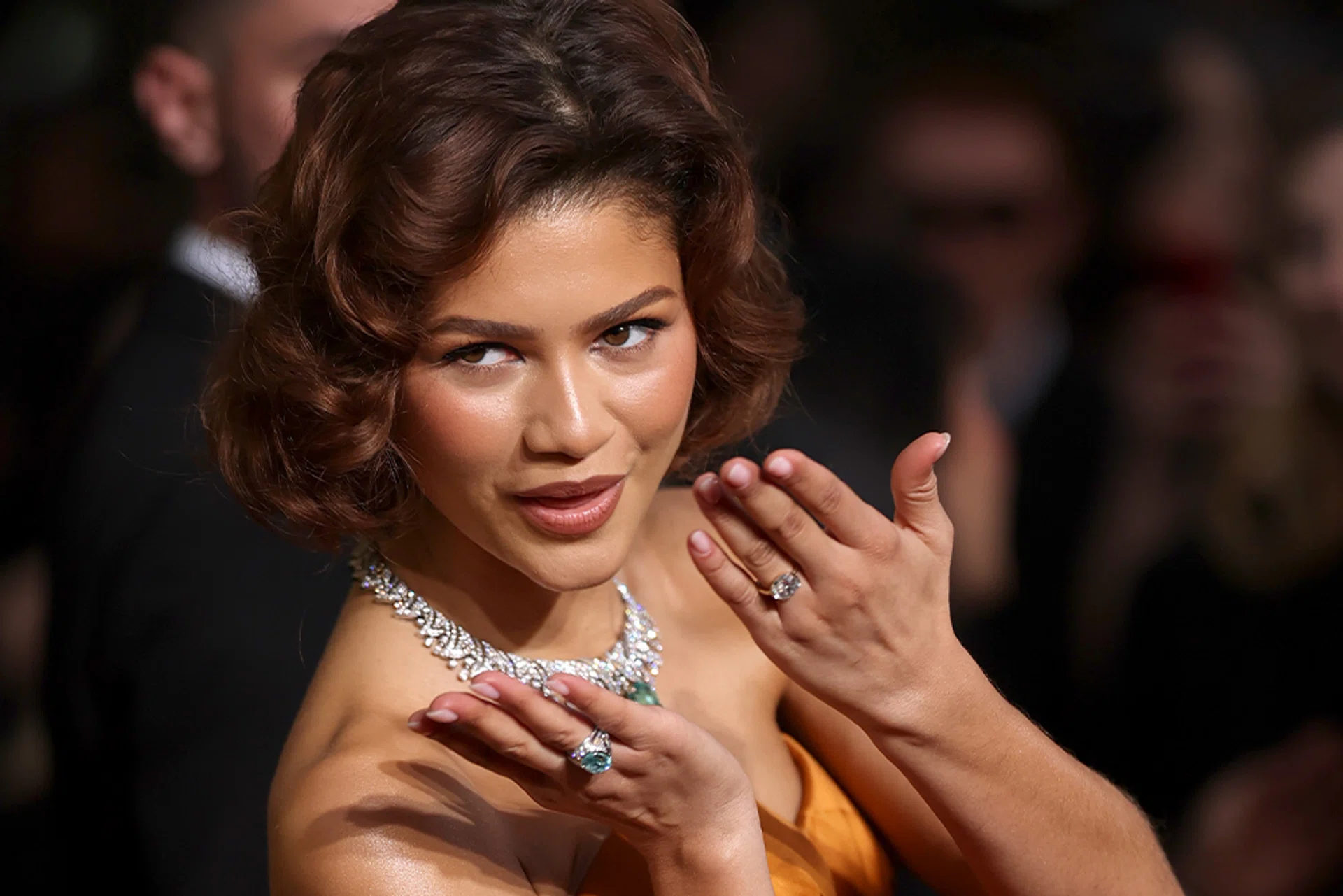 zendaya golden globes 2025 bvlgari jewellery jessica mccormack engagement ring