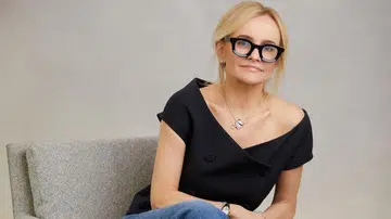 Celebrity Facialist Joanna Czech Shares Her Secrets For Beautiful Skin - Featured