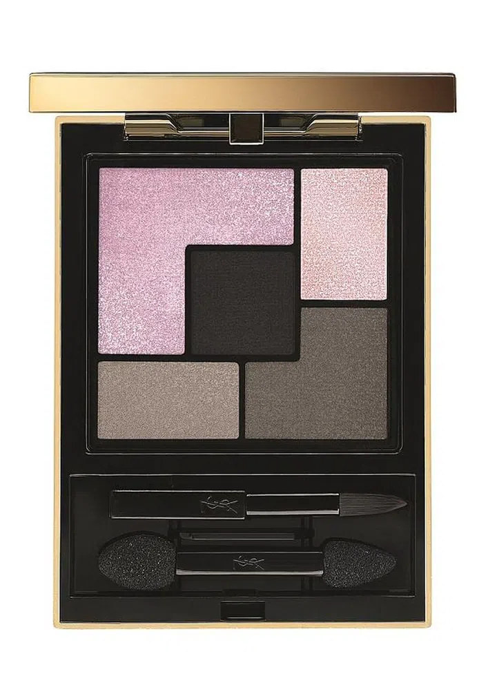 With shades of pink, grey and black in varying textures, this limited edition palette represents the most romantic Parisian dreams. 