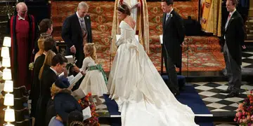 Princess Eugenie aisle