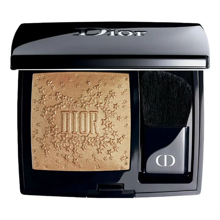 “I’ll all about luminous skin so for parties, I amp up the glow with this golden highlighter. Its micro-fine formula dusts on seamlessly without streaking or any distracting glitter particles, giving you pops of velvety radiance that’s slightly on the warm side for a major fresh-from-a-holiday glow.” —Dana Koh, Beauty Editor, Harper’s BAZAAR Singapore