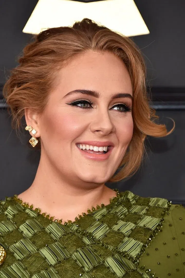 Our favourite songstress nailed it with her signature flutter lashes and winged liner.  

Photo: Getty Images