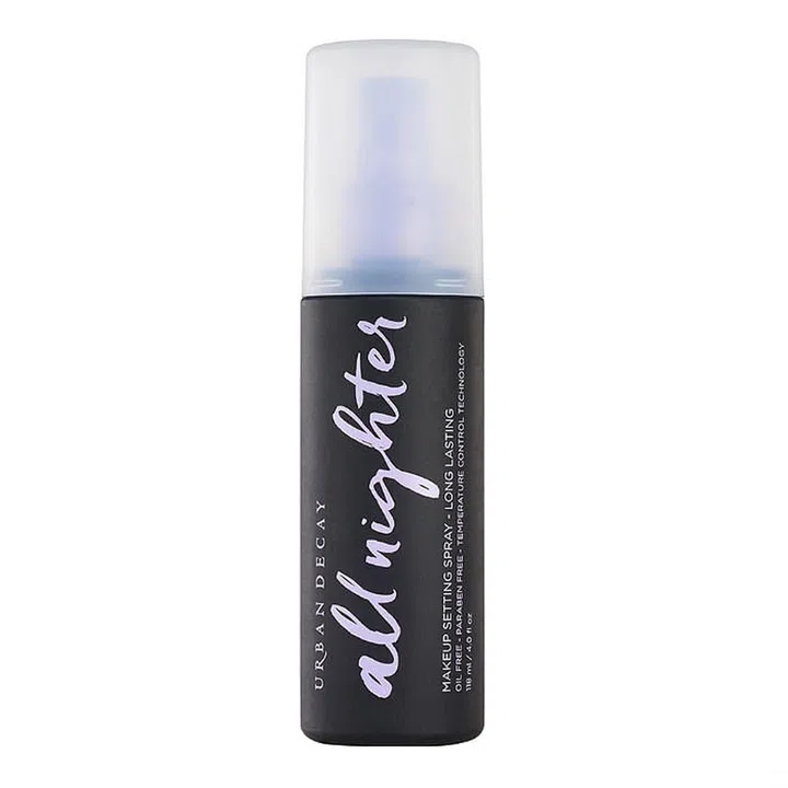 “When it comes to get-togethers and festive parties, I tend to have my makeup on for more than 12 hours, and of course, I need a good setting spray so my makeup will still look #onpoint by the end of the night. This has a unique formula that helps to lower down the skin’s temperature to prolong makeup wear and I like to spray it on twice – once before blending my foundation and after I’m done with my entire makeup look.” — Sofia Kim, Beauty Writer, Female Singapore