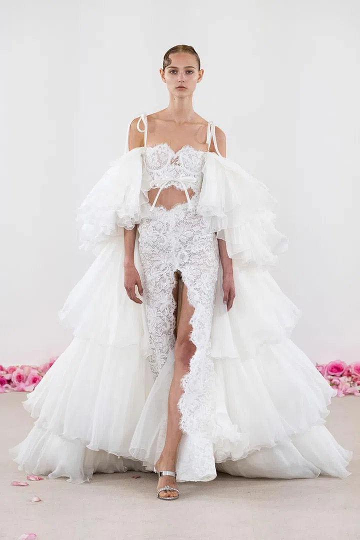 Giambattista Valli,
Fall Winter 2023-24,
Haute couture