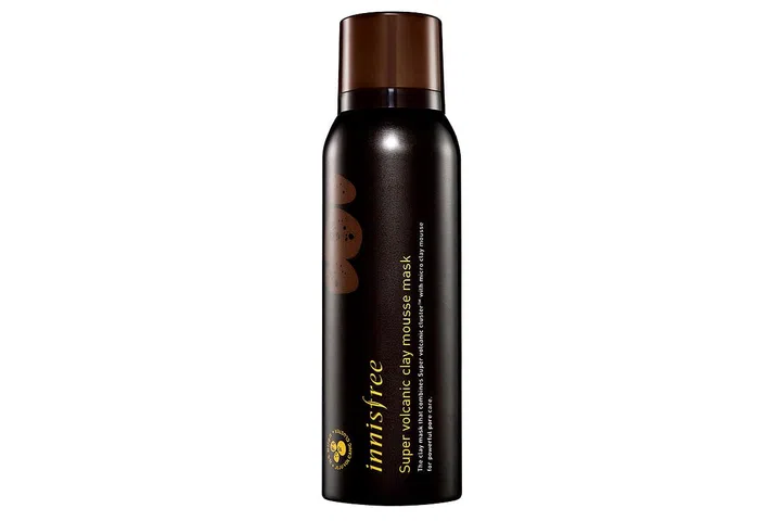 Packed with volcanic clusters from Jeju, this mops up excess sebum, while exfoliating acids lift dead skin cells to diminish the appearance of enlarged pores.