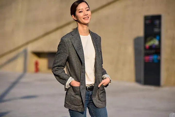 Perfect your oh-I-just-threw-this-together-look by investing in an oversized blazer. Pay close attention to the fabrication and analyse how the material gathers as you worm around in it. The goal is to be seen as effortless and huggable, and not look like you need a lifeguard to save you from drowning in fabric. Photo: Instagram/@shootingthestyle
