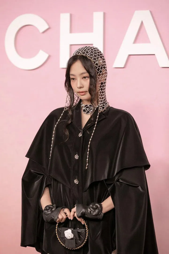 Blackpink's Jennie On Tokyo And Her Favourite Looks From Chanel